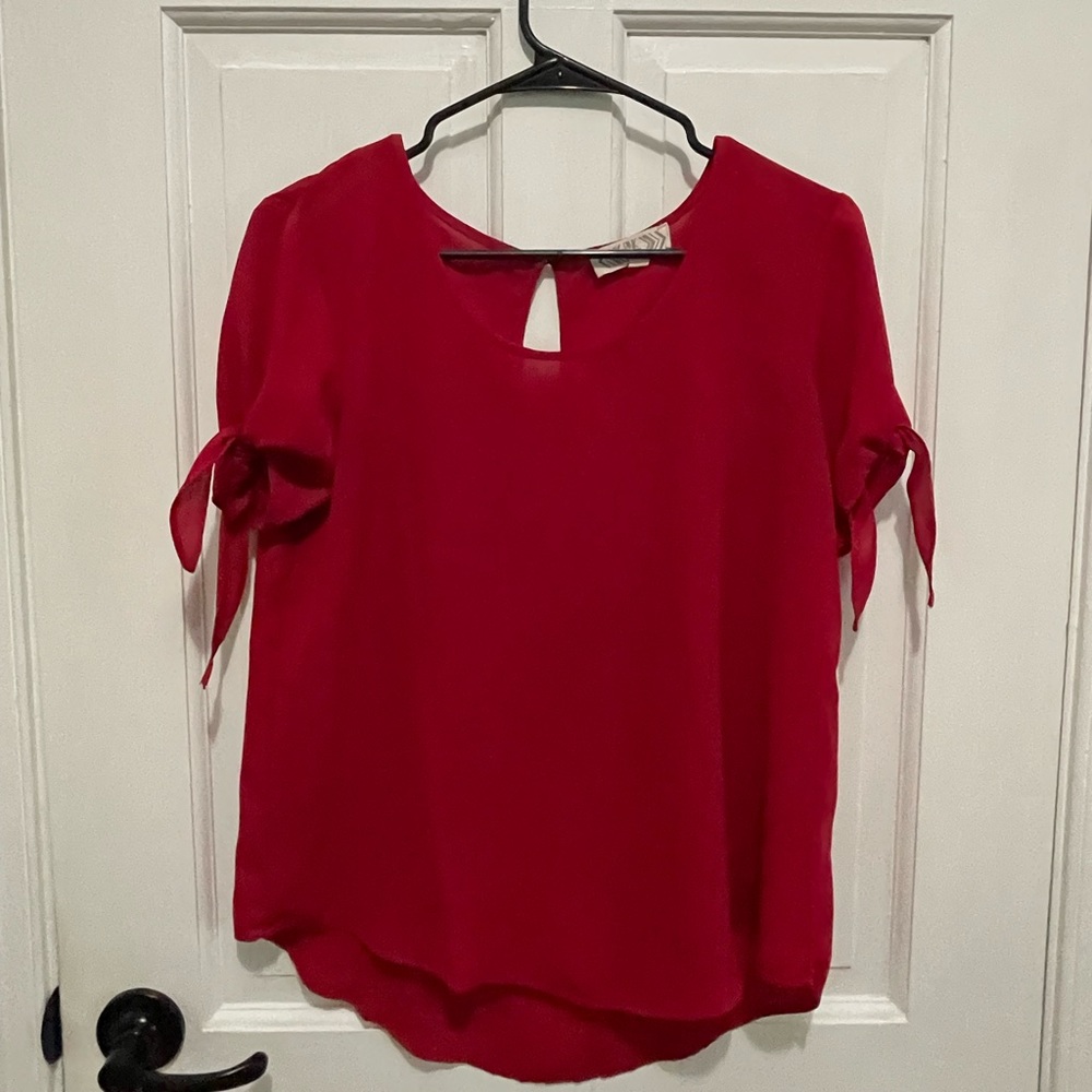 Red blouse, large